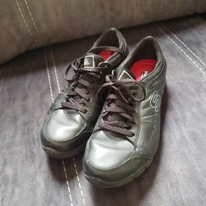 Women's size 7 non-slip, skechers work shoes